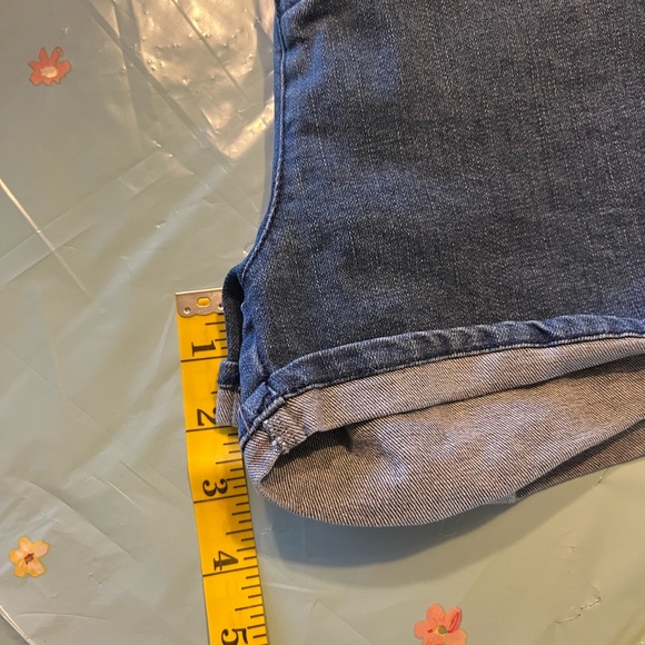 Where’s Waldo Jean shorts - Picture 10 of 10